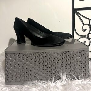 Stuart Weitzman Black Satin heels Size 7.5